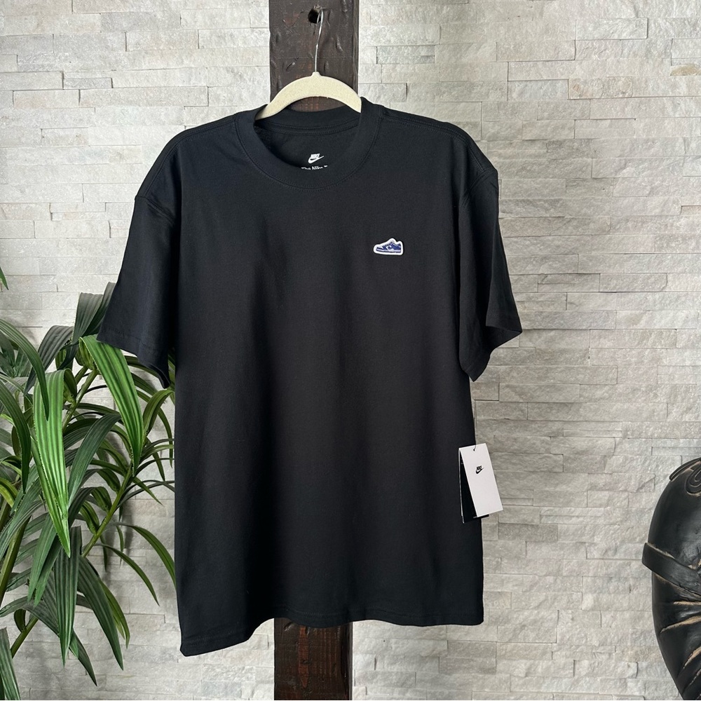 NIKE Black Embroidered Blue Dunk Patch Tee Loose Fit Size Small New with Tags
